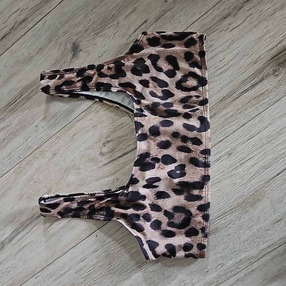 Leopard print bikini - Picture 3 of 5